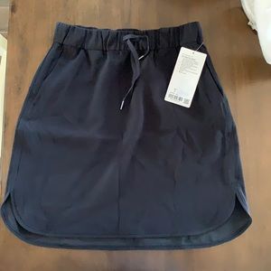 Lulu lemon On the fly skirt- Sz 8